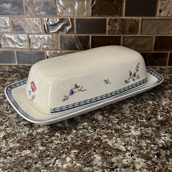 ONEIDA Fine Porcelain Butter 🧈 Dish - Picture 1 of 11